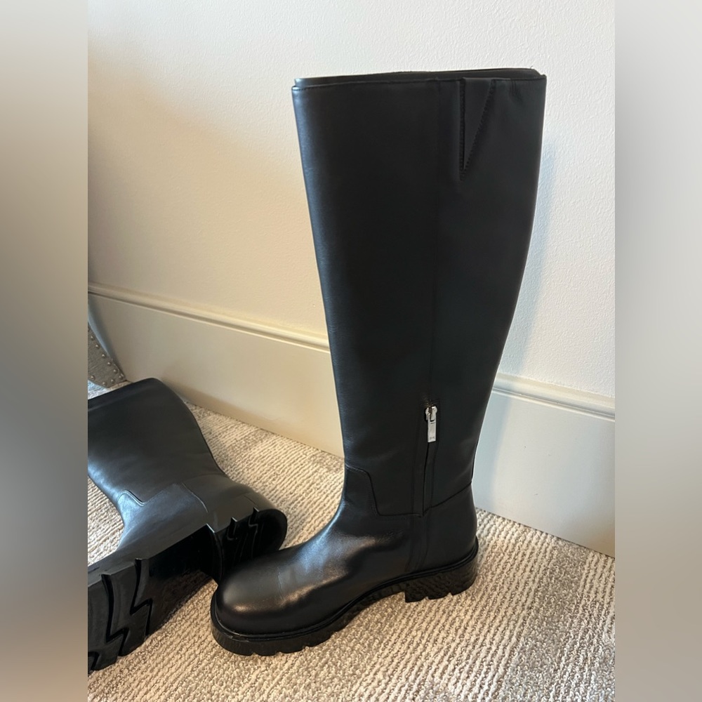 Marc Fisher boots. 8 1/2 medium. - Picture 9 of 10